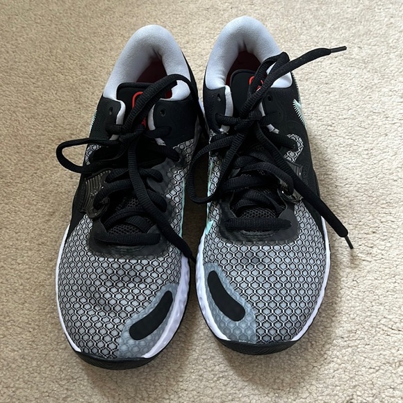 Nike Shoes - Picture 3 of 11